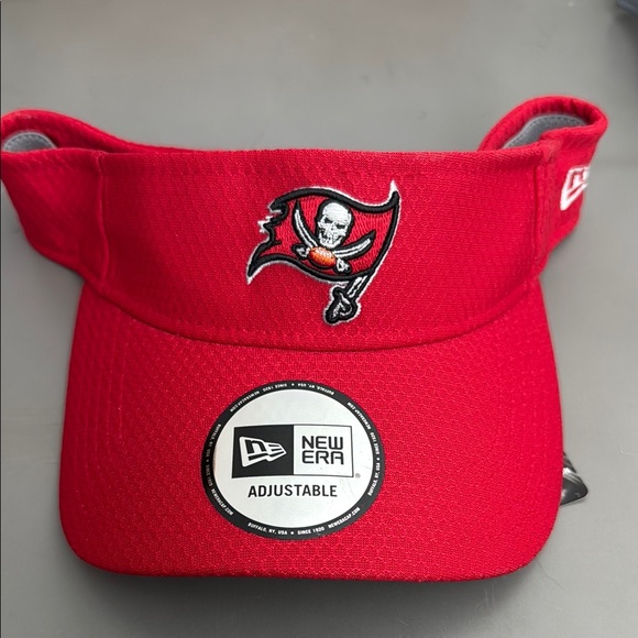 NWT Tampa Bay Buccaneers Visor - Picture 1 of 5